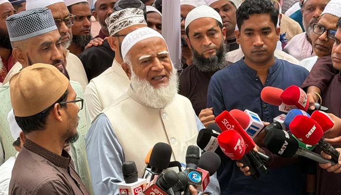 বিরোধীদলীয় নেতার ঈদুল ফিতরের নামাজ আদায় ও শুভেচ্ছা বিনিময়