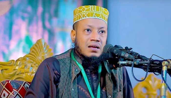 আমির হামজার বিরুদ্ধে শতকোটি টাকার মানহানি মামলা 