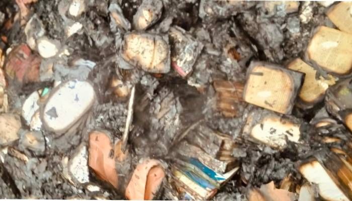 ঢাবির পরীক্ষা নিয়ন্ত্রকের বাড়িতে অগ্নিকাণ্ড
