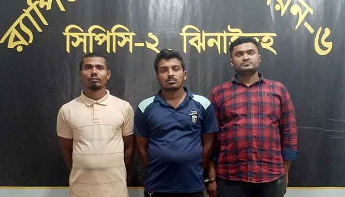 যুবক নিহতের ঘটনায় তিনটি বাসে আগুন, গ্রেপ্তার ৩ 