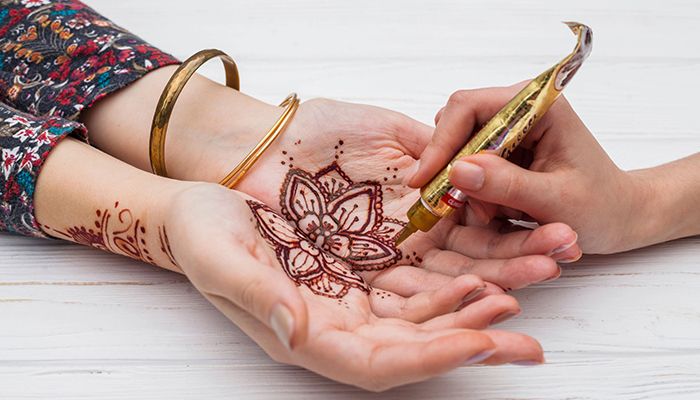 মেহেদিতে ঈদের সুবাস