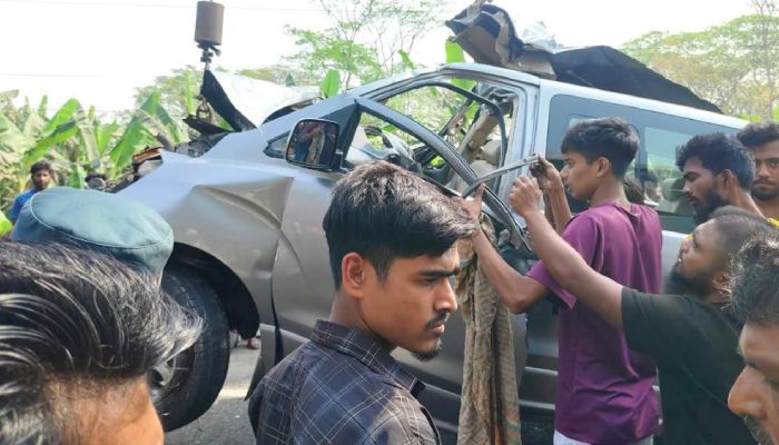 ঢাকা-বরিশাল মহাসড়কে বাস ও মাইক্রোবাস সংঘর্ষে নিহত ২, আহত ৩