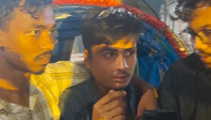 ‘ছাত্রলীগ’ সন্দেহে বুয়েটে ঢাবি শিক্ষার্থীকে মারধর, থানায় সোপর্দ