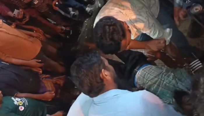 ভোলায় লঞ্চের রশি ছিঁড়ে দুই যাত্রী আহত