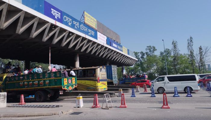 ঈদযাত্রায় যমুনা সেতুতে গাড়ির চাপ, ২৪ ঘণ্টায় টোলে আদায় প্রায় ৩ কোটি