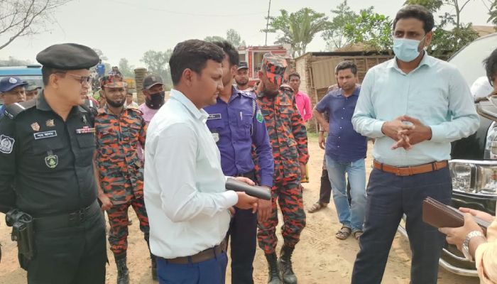 রায়গঞ্জে অবৈধ ইটভাটায় অভিযান, সাড়ে ১৯ লাখ টাকা জরিমানা