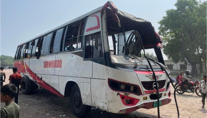 দৌলতদিয়ায় ডুবে যাওয়া সেই বাসের রেজিস্ট্রেশন স্থগিত