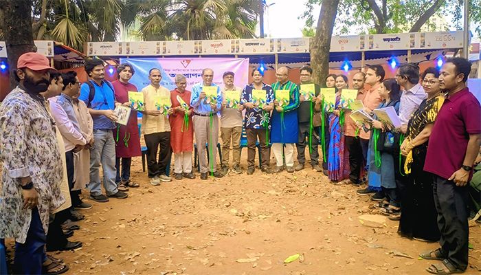 সাহিত্য পত্রিকার সাম্প্রতিকের ‘গল্প ও গল্পকার’ সংখ্যার মোড়ক উন্মোচন