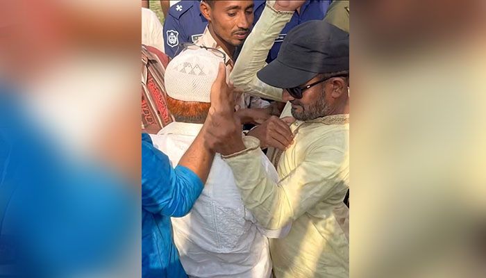 অনুষ্ঠানে সামনের সারিতে বসা নিয়ে বিএনপি-জামায়াত সংঘর্ষ