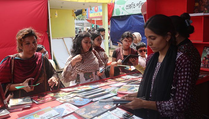 বইমেলা শেষ হবে আজ, বিক্রি কমেছে ৮০ শতাংশ