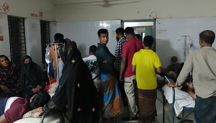 কবরস্থানের রাস্তা নিয়ে সংঘর্ষে আহত ৪