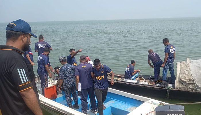 দৌলত‌দিয়ায় বাসডু‌বি: তৃতীয় দিনের উদ্ধার অভিযান চলছে