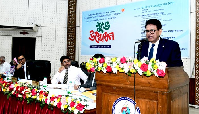 শিক্ষার্থীদের সন্তানতুল্য মনে করে তাদের গড়ে তুলতে হবে: শিক্ষামন্ত্রী