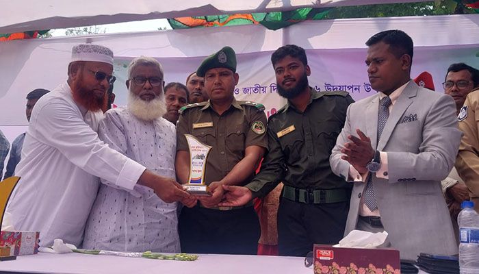 মিঠাপুকুরে যথাযথ মর্যাদায় মহান স্বাধীনতা ও বিজয় দিবস উদযাপিত