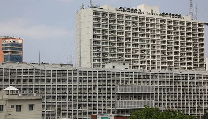 সচিব পদে পদোন্নতি: সুবিধাবাদীদেরই পোয়াবারো