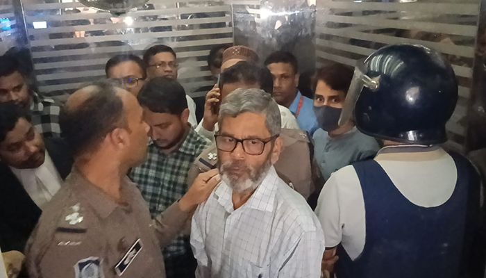 সাংবাদিক শওকত মাহমুদকে গ্রেপ্তারের নির্দেশ
