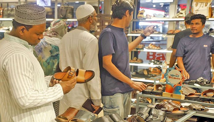 চামড়ার জুতার চাহিদা তুঙ্গে