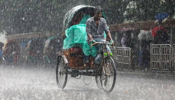 ৮০ কিমি বেগে ঝড়ের পূর্বাভাস: নদীবন্দরে ২ নম্বর সতর্ক সংকেত