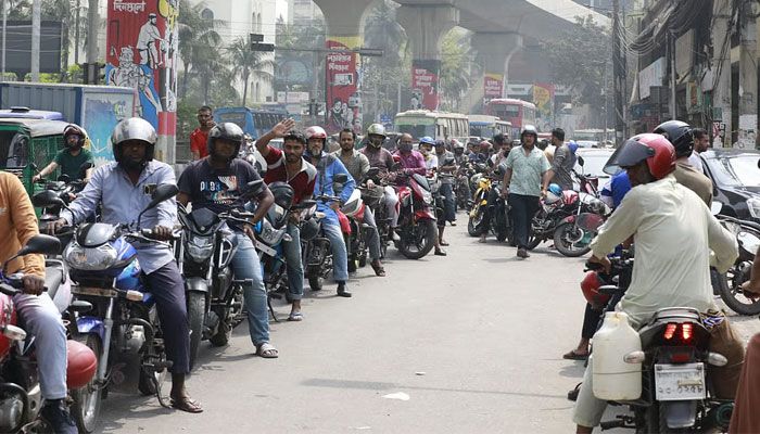 যানবাহনে তেল নেওয়ার সীমা নির্ধারণ বিপিসির