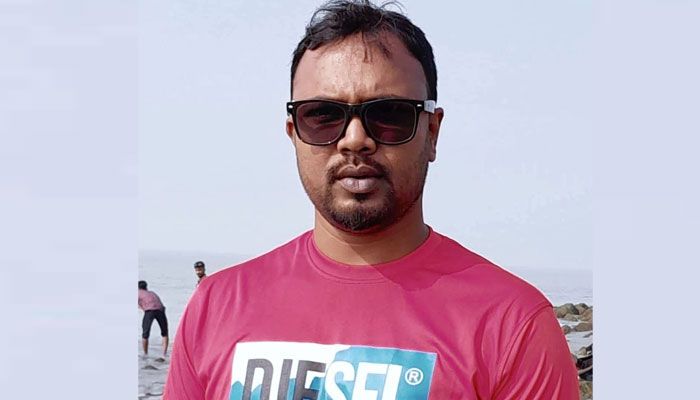 প্রকাশ্য দিবালোকে দৌলতপুরে যুবদল নেতা রাশুকে গুলি করে হত্যা