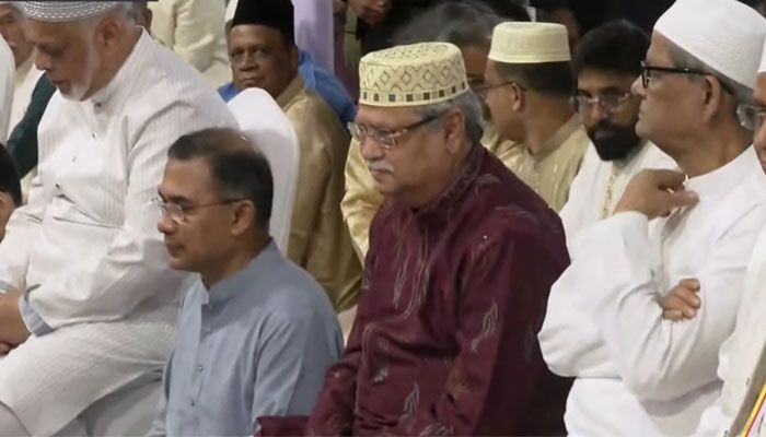 রাষ্ট্রপতি ও প্রধানমন্ত্রীর সঙ্গে হাজারো মুসল্লির ঈদের নামাজ আদায়