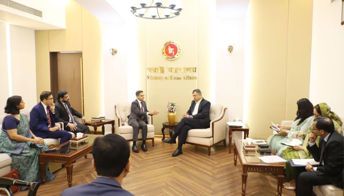 স্বরাষ্ট্রমন্ত্রীর সঙ্গে বৈঠক করলেন ভারতের হাইকমিশনার