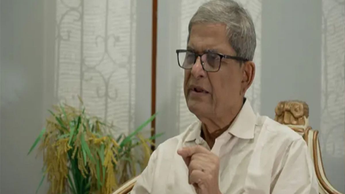 সস্ত্রীক সিঙ্গাপুর গেলেন মির্জা ফখরুল