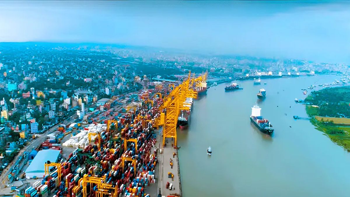 চট্টগ্রাম বন্দরে আসছে ৫১ হাজার টন জ্বালানি তেল