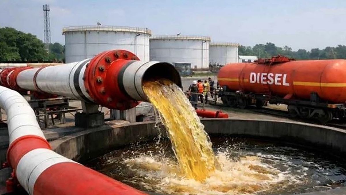 এপ্রিলে ভারত থেকে আসছে ২৫ হাজার টন ডিজেল