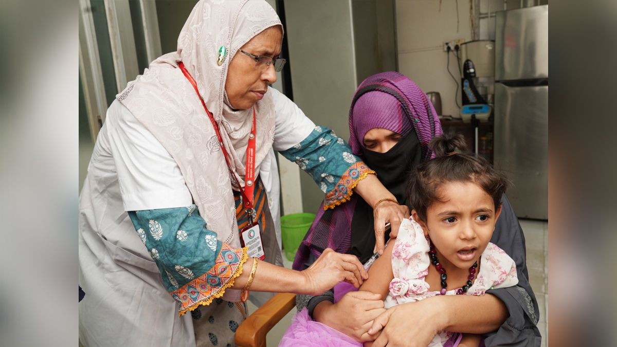 হামের সংক্রমণ মোকাবিলায় রেড ক্রিসেন্টের উদ্যোগ: ৬ লাখ মানুষ পাবে সহায়তা