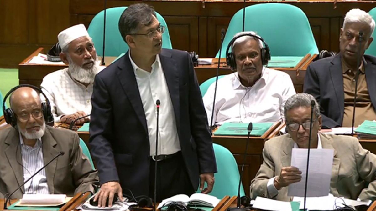 সরকার আইনের শাসন প্রতিষ্ঠায় বদ্ধপরিকর: স্বরাষ্ট্রমন্ত্রী