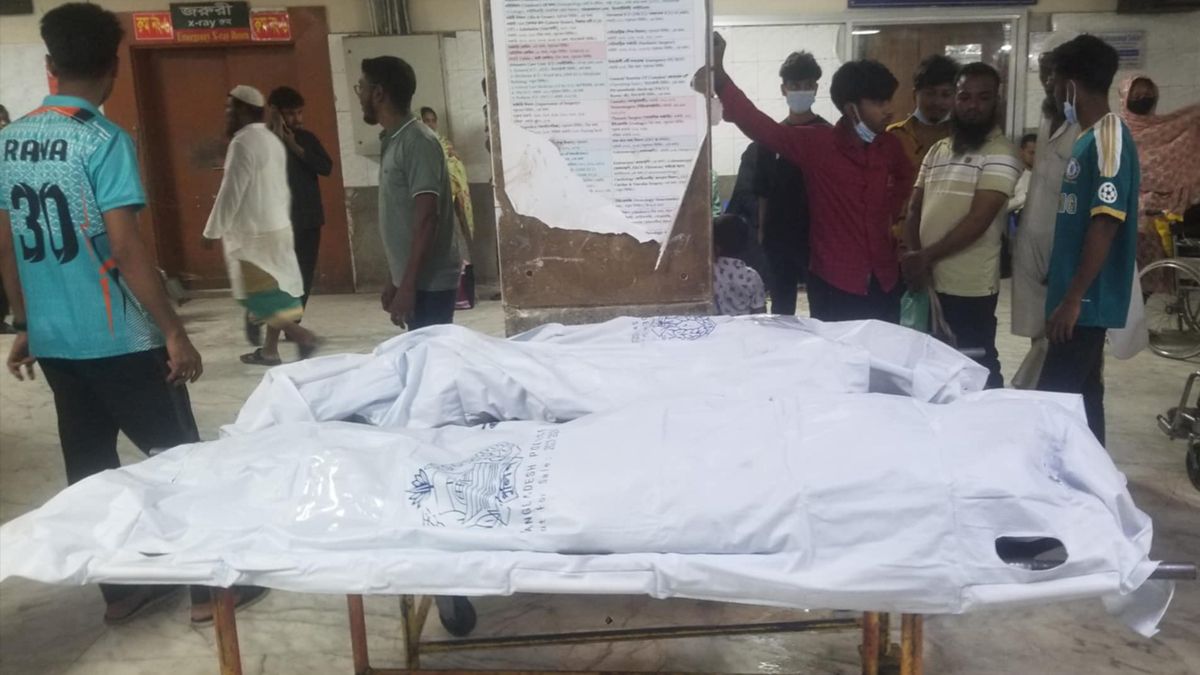 বনানীতে বাস চাপায় দুই দিনমজুর নিহত