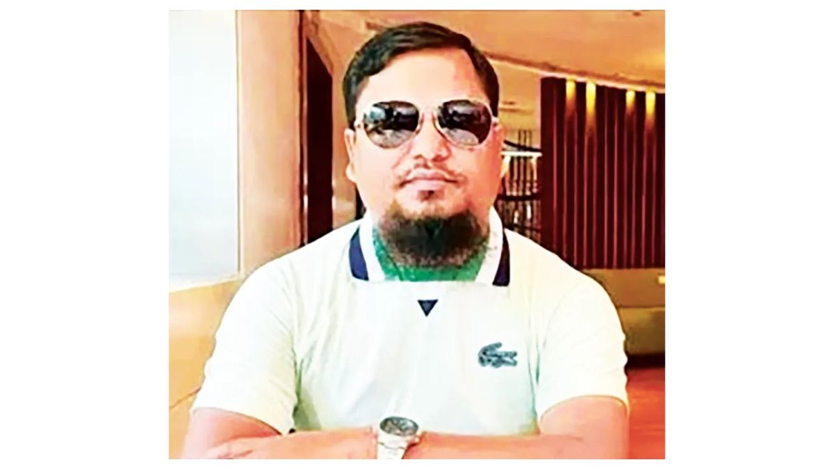 আত্মগোপনে থেকে আওয়ামী লীগকে সংগঠিত করছে 'শীর্ষ সন্ত্রাসী' মোঘল