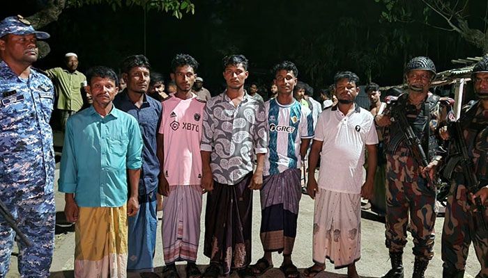 ‘মুক্তিপণ’ দিয়ে রক্ষা টেকনাফের ১৪ জেলের