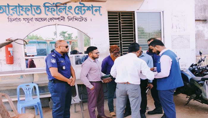 জয়পুরহাটে পাম্প ও গ্যাসের ৩ প্রতিষ্ঠানকে জরিমানা