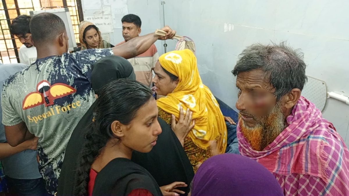 বাকীতে চা না দেওয়ায় সংঘর্ষ, আহত ১২