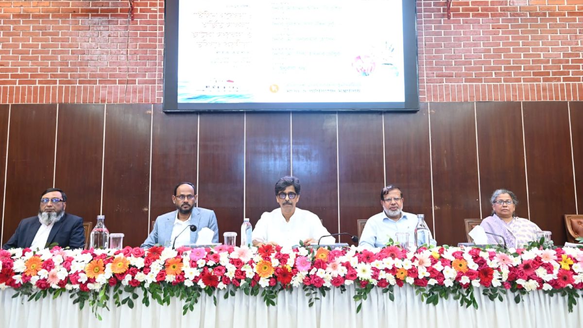 পুলিশি পাহারায় নয়, নদীপাড়ের মানুষদেরই ইলিশ রক্ষা করতে হবে