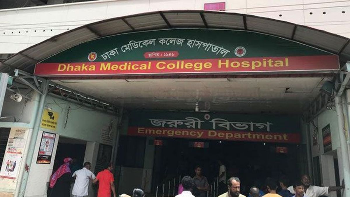 তেজগাঁওয়ে বাস-সিএনজি মুখোমুখি সংঘর্ষ: প্রাণ হারালেন চালক
