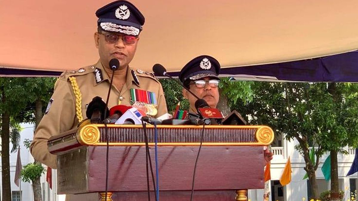 সারদায় ক্যাডেট এসআইদের সমাপনী কুচকাওয়াজে প্রধান অতিথি আইজিপি আলী হোসেন