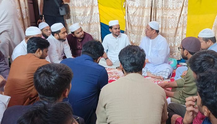 চরমোনাই মাহফিলে আসিফ মাহমুদ