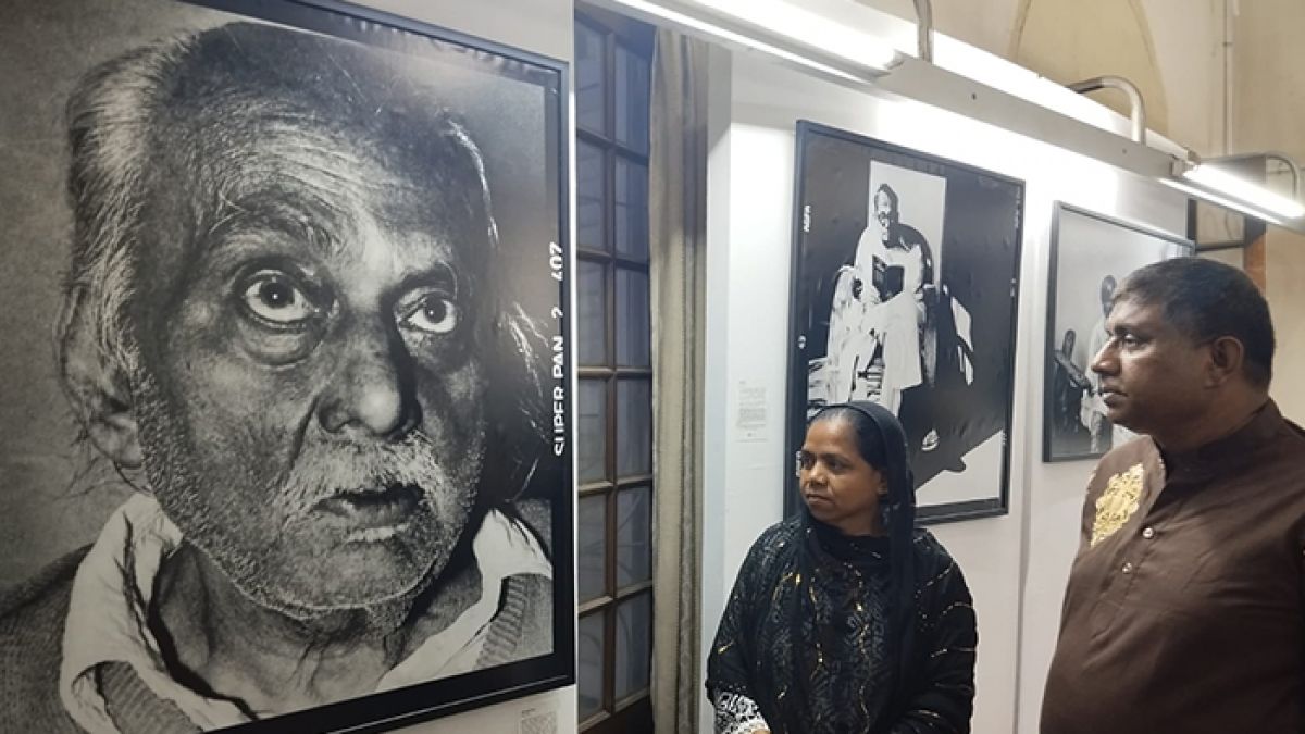 বরেণ্যদের মুখের আলোয় উদ্ভাসিত বর্ধমান হাউস