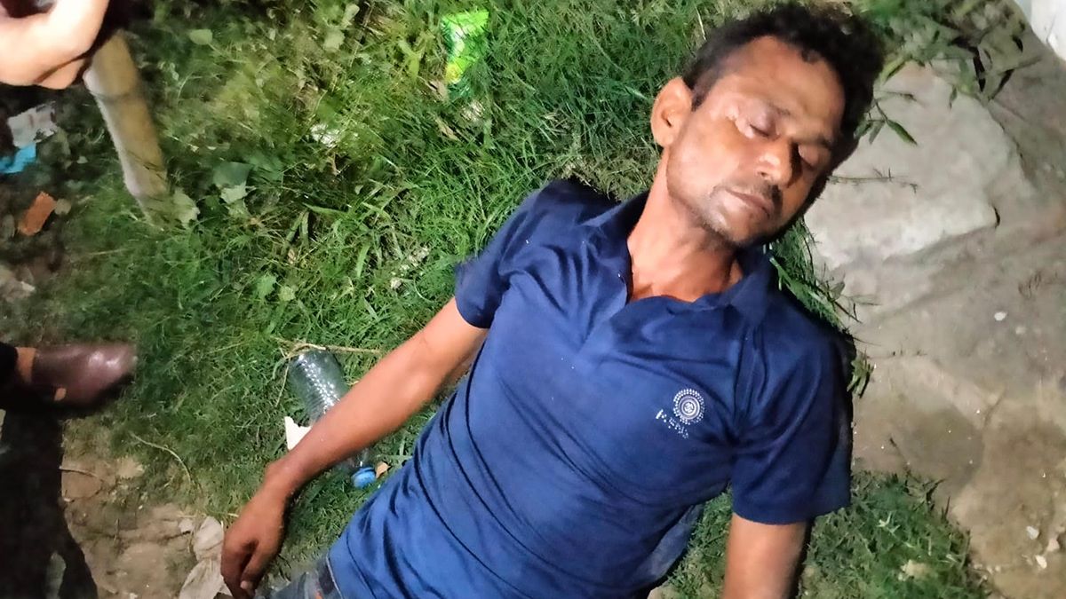 পুলিশের ভয়ে ইয়াবা গিলে অচেতন যুবক