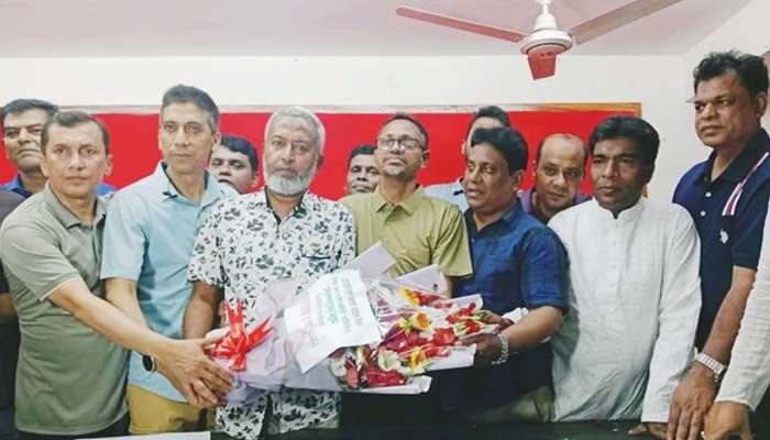 বরিশাল জেলা আইনজীবী সমিতির সভাপতি আজাদ, সম্পাদক ইমন