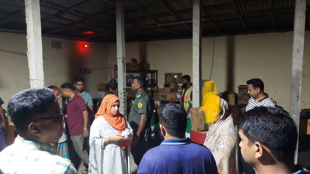 বগুড়ায় ‘তেল নেই’ লেখা গুদামে ৪০০০ লিটার ডিজেল