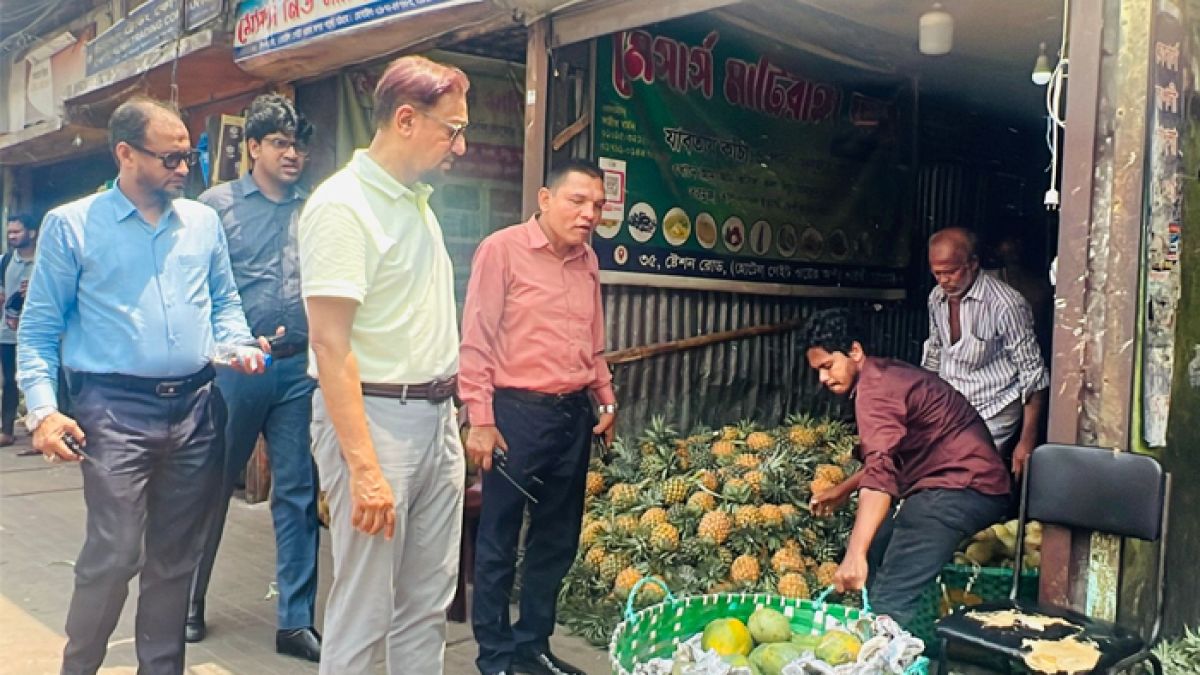 স্টেশন রোডে অবৈধ দখল বন্ধে হুঁশিয়ারি চসিক মেয়রের