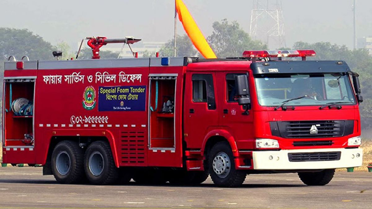 ডেমরায় কালি তৈরির কারখানায় আগুন, নিয়ন্ত্রণে ৮ ইউনিট