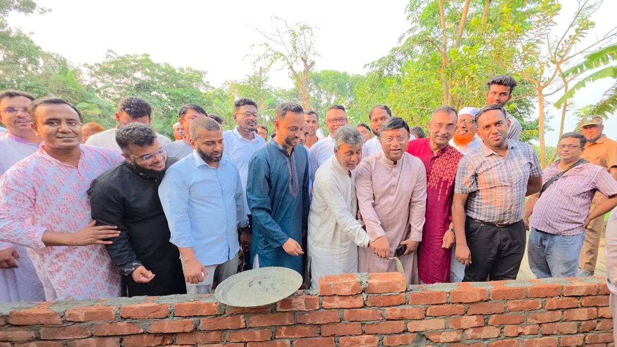 শাহবাগের সেই অসহায় গোলাপিকে বাড়ি উপহার প্রধানমন্ত্রীর