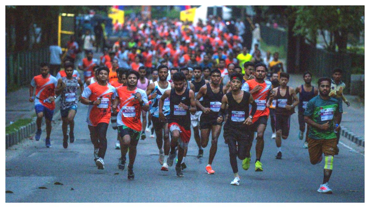 ম্যারাথনে একতার বন্ধন