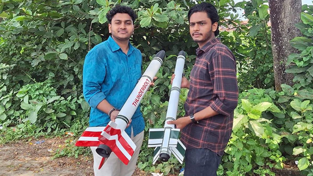 ঘণ্টায় ৩০০ কি.মি. বেগে ছুটতে পারে মামা-ভাগ্নের মিসাইল!