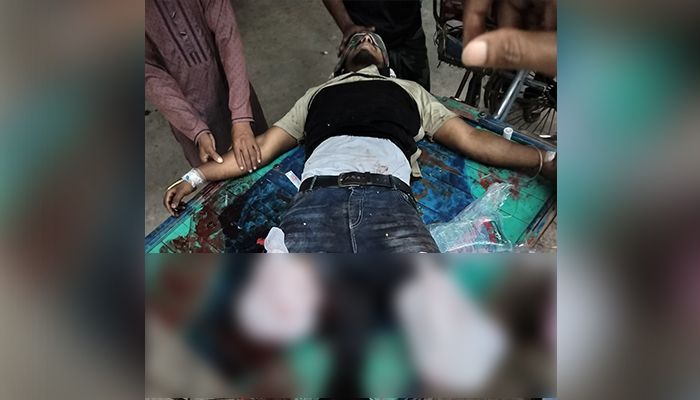 চলন্ত ট্রেন থেকে লাফ, দুই পা হারালেন পুলিশ সদস্য